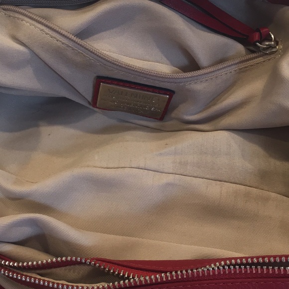 SOLD ✅ Valentino Leather Hobo Silver Chain Straps - Picture 9 of 14